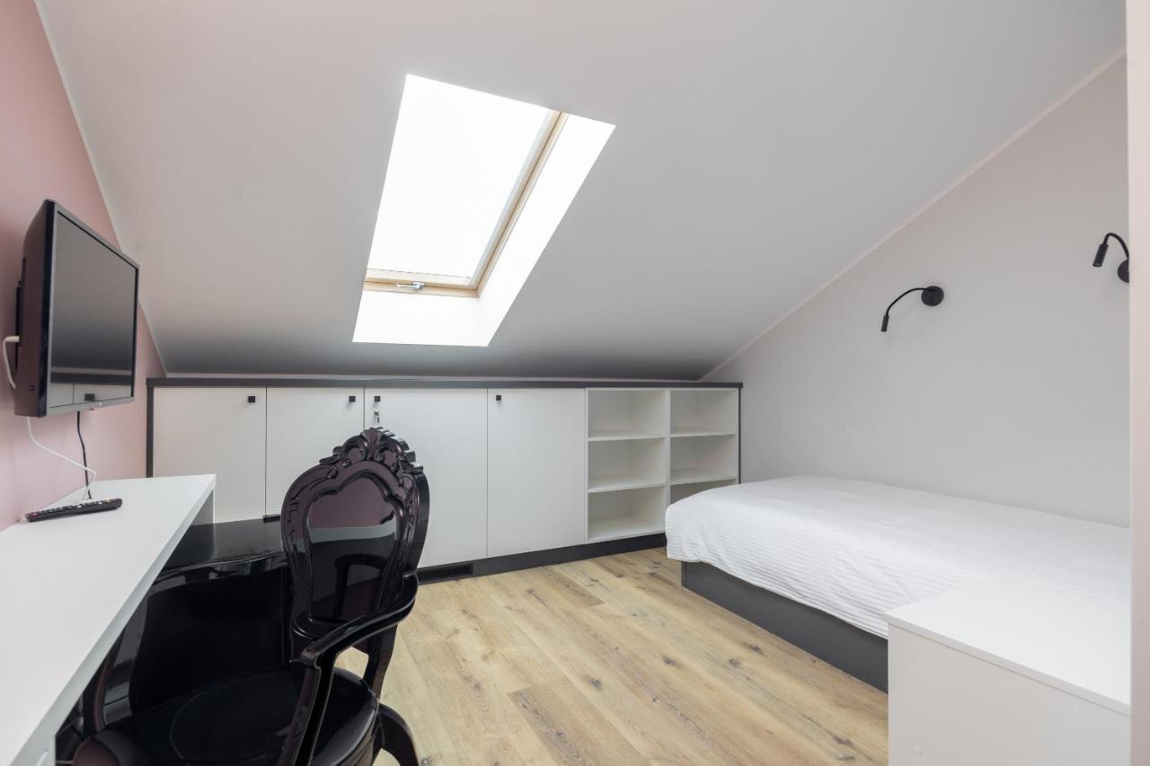 Ae Hostel Nowy Swiat Warszawa Exteriör bild